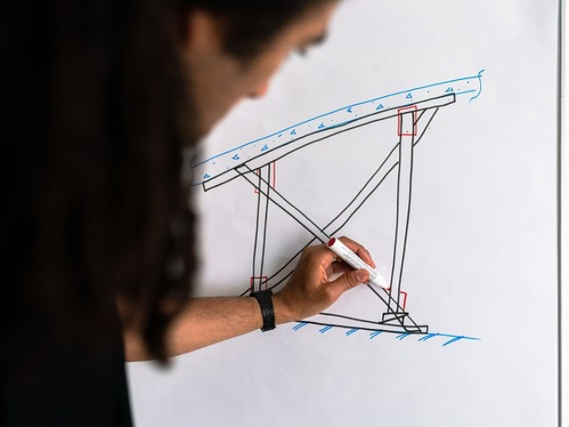 Valoriser son expérience grâce à la VAE pour devenir ingénieur